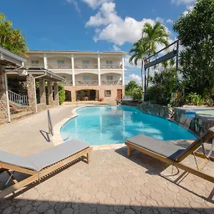 Lazy Parrot Hotel Rincon